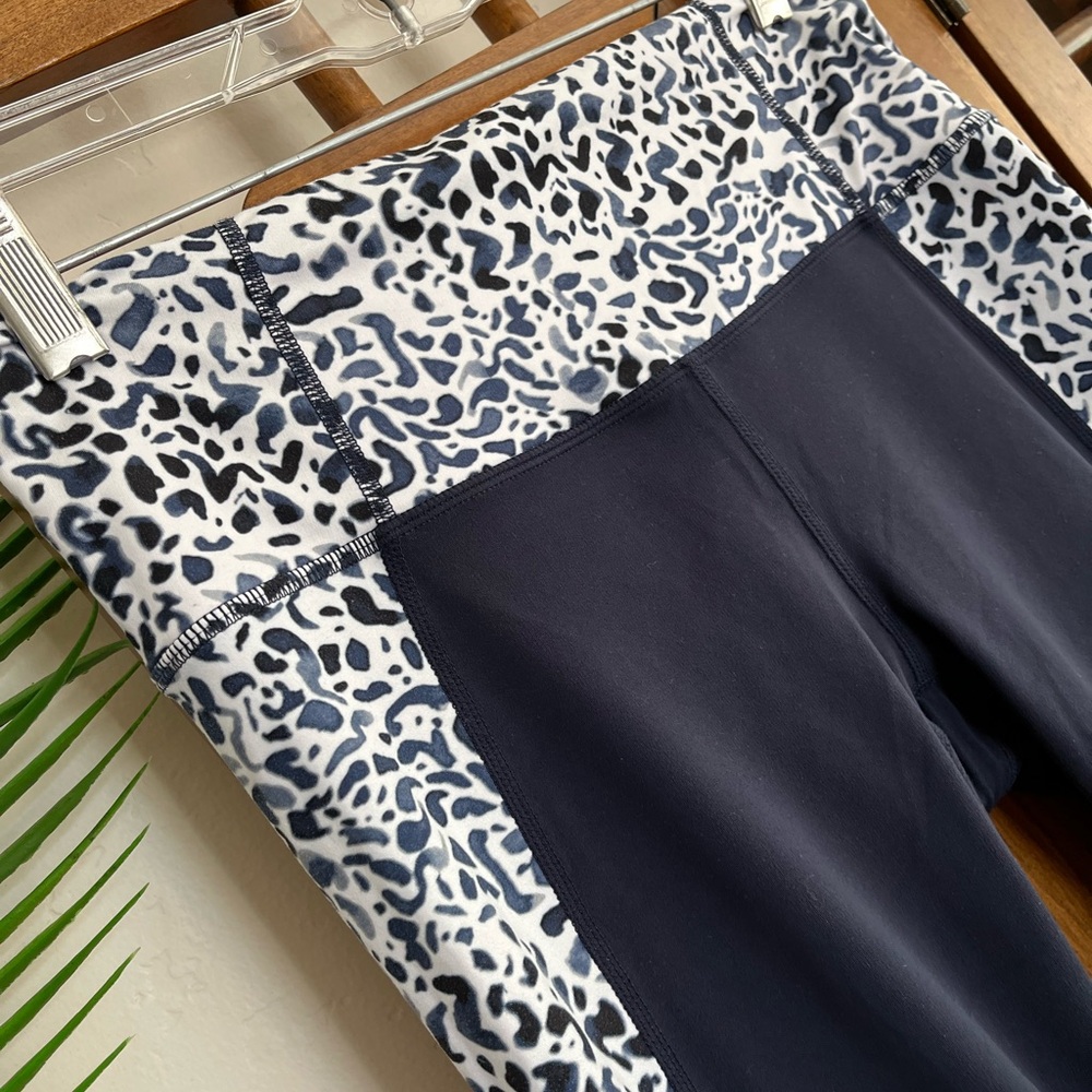 Athleta Petal Salutation 7/8 ankle leggings, size S - Picture 5 of 13